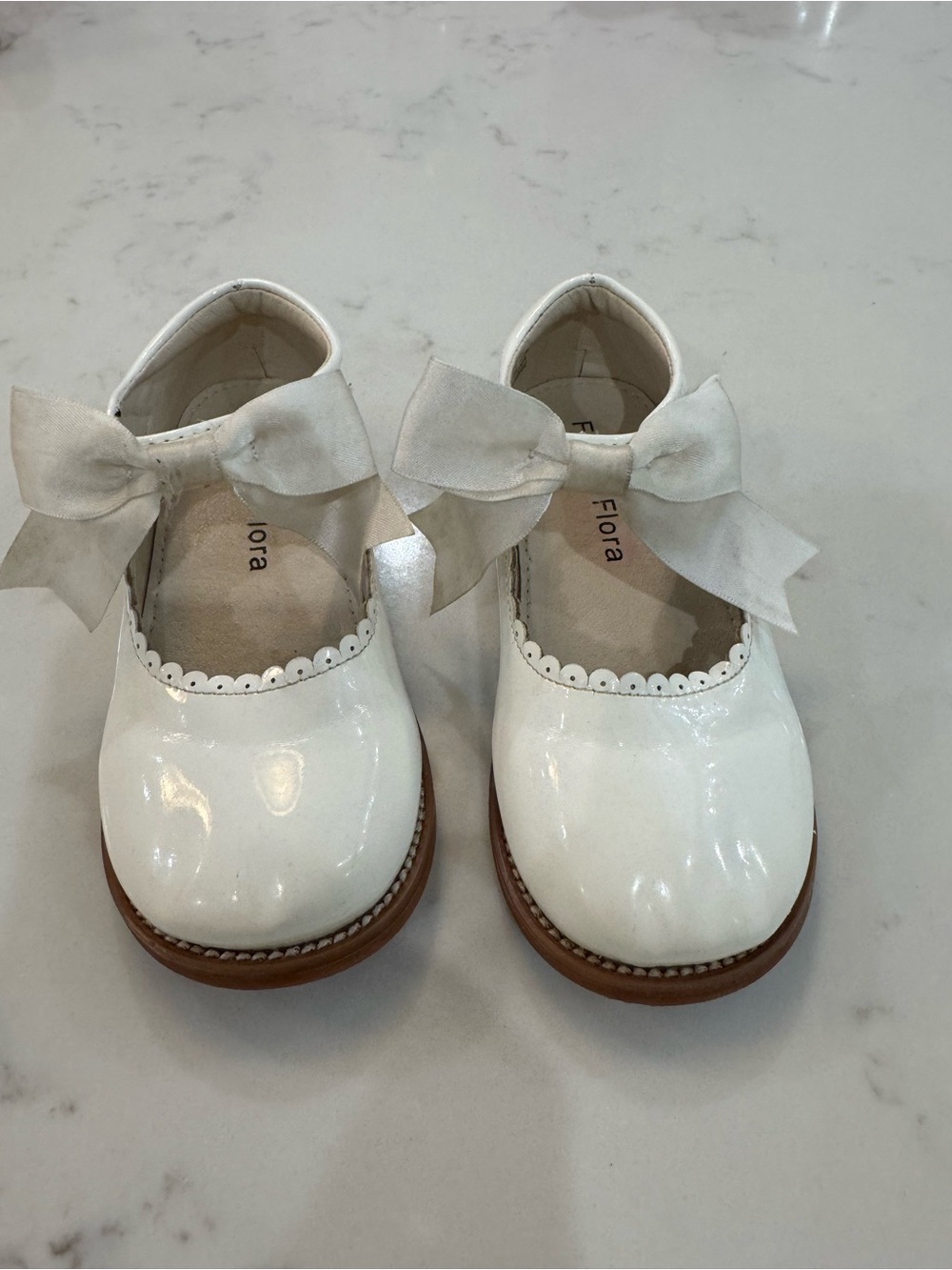 Girls White Patent Mary Jane Dress Shoes with Decorative Bow